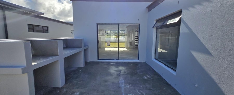 5 Bedroom Property for Sale in Kleinbaai Western Cape